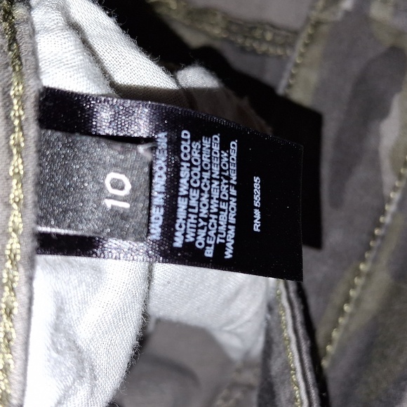 EUC Express Camo Pants Size 10 - Picture 9 of 10